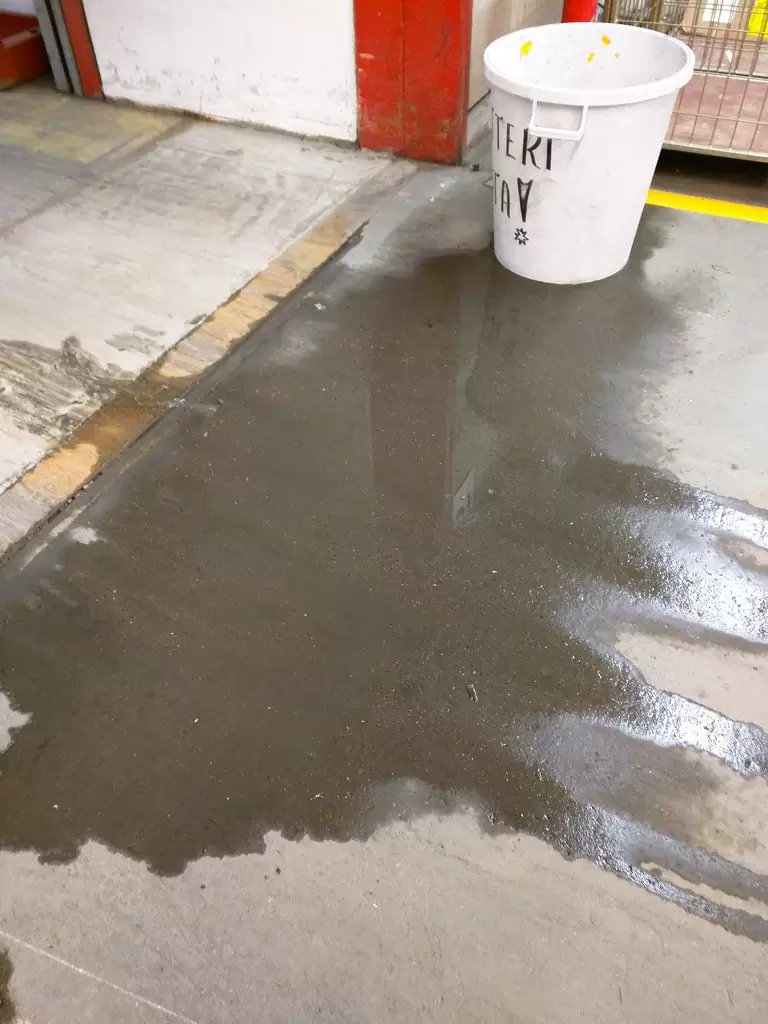 Concrete Water Bucket